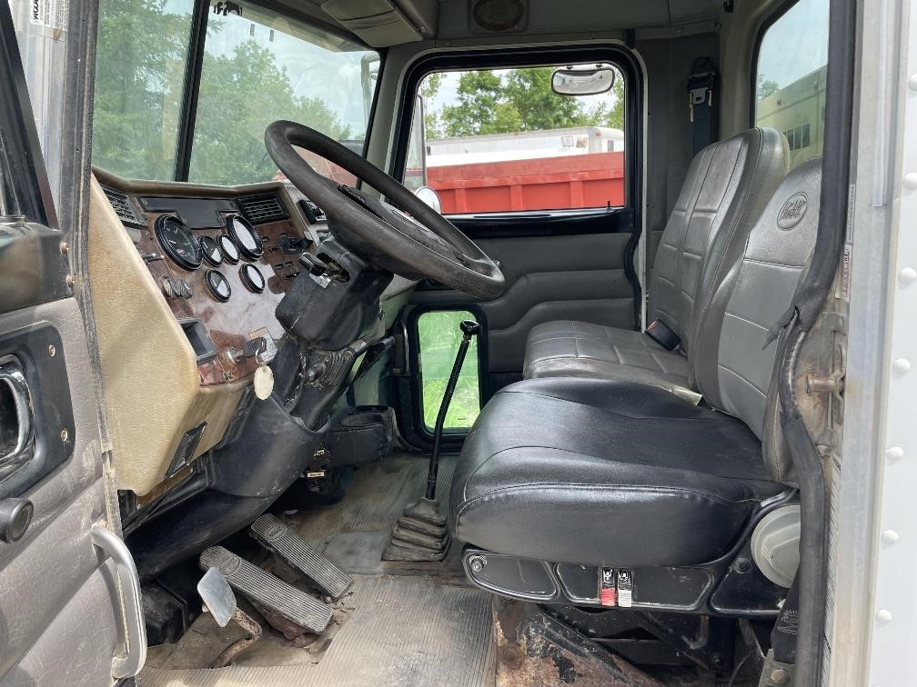 2007 PETERBILT 335 10000845931 2007 PETERBILT 335 10000845931