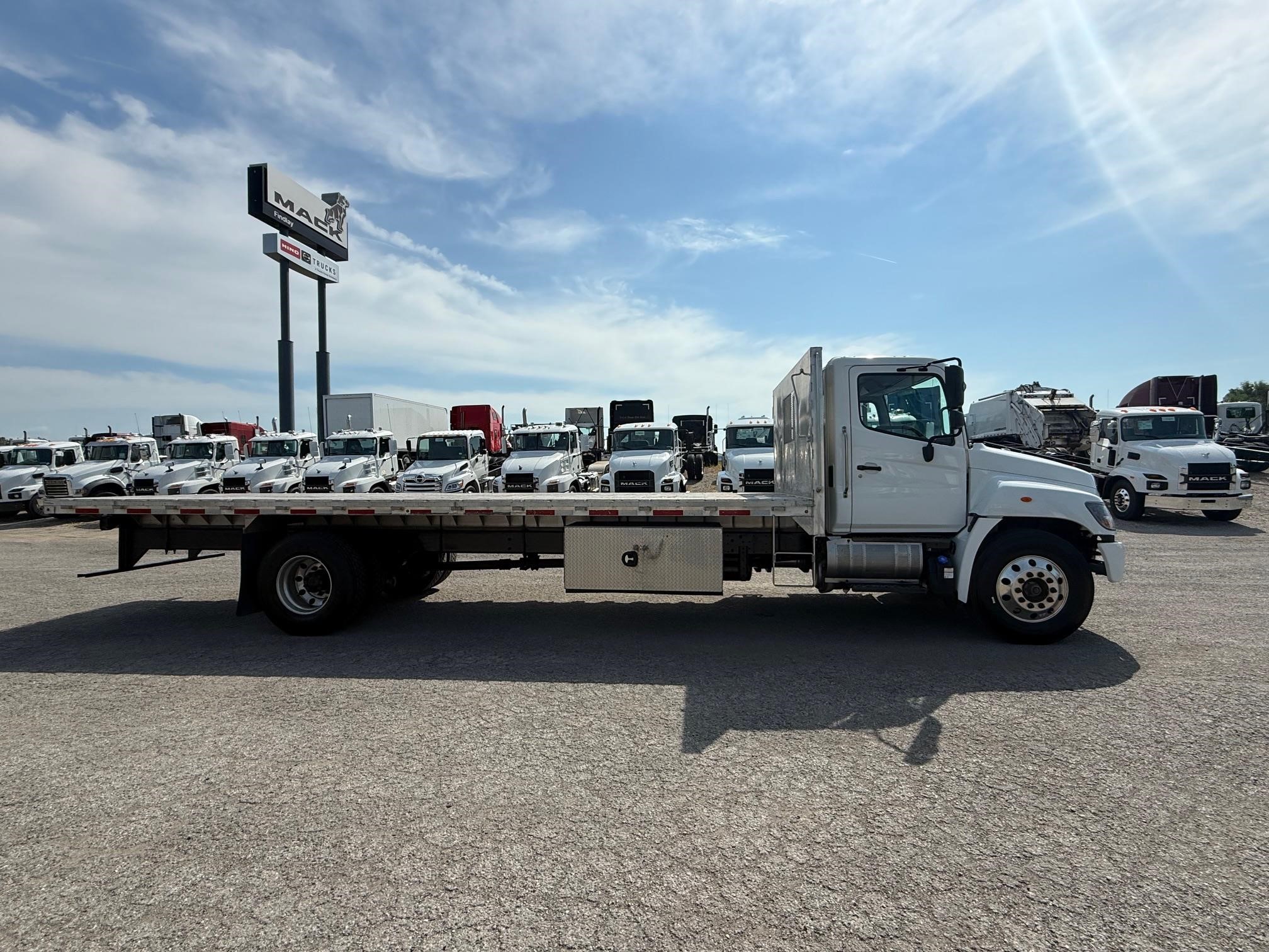 2020 HINO 338 - image 5 of 6