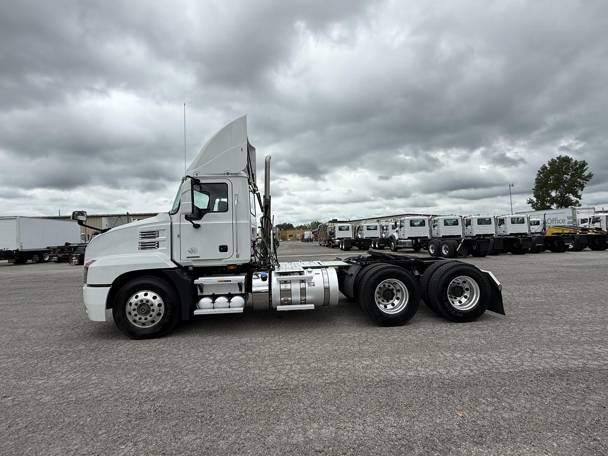 2020 MACK ANTHEM 64T - image 4 of 6