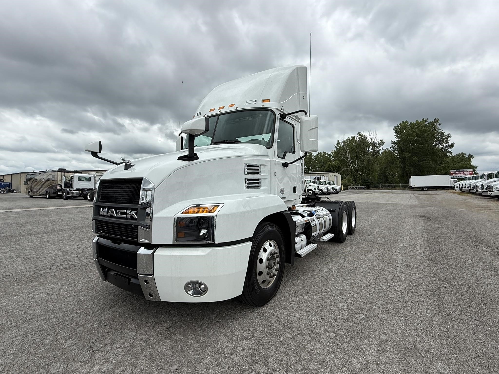 2020 MACK ANTHEM 64T - image 2 of 6