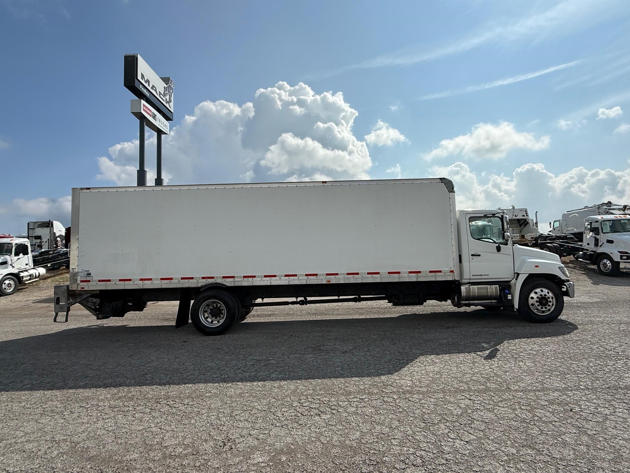 2017 HINO 268A - image 6 of 6