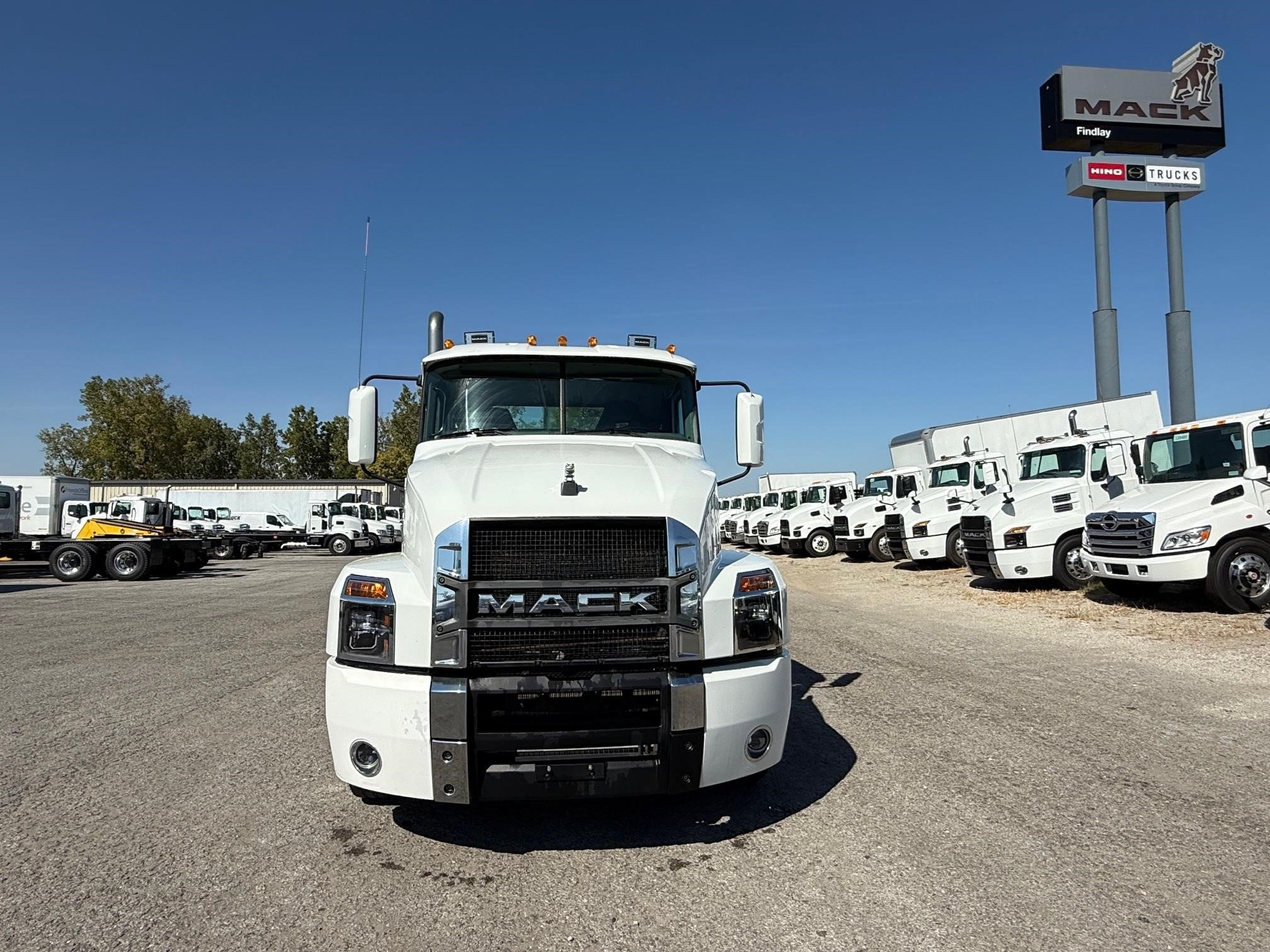 2019 MACK ANTHEM 64T - image 5 of 6