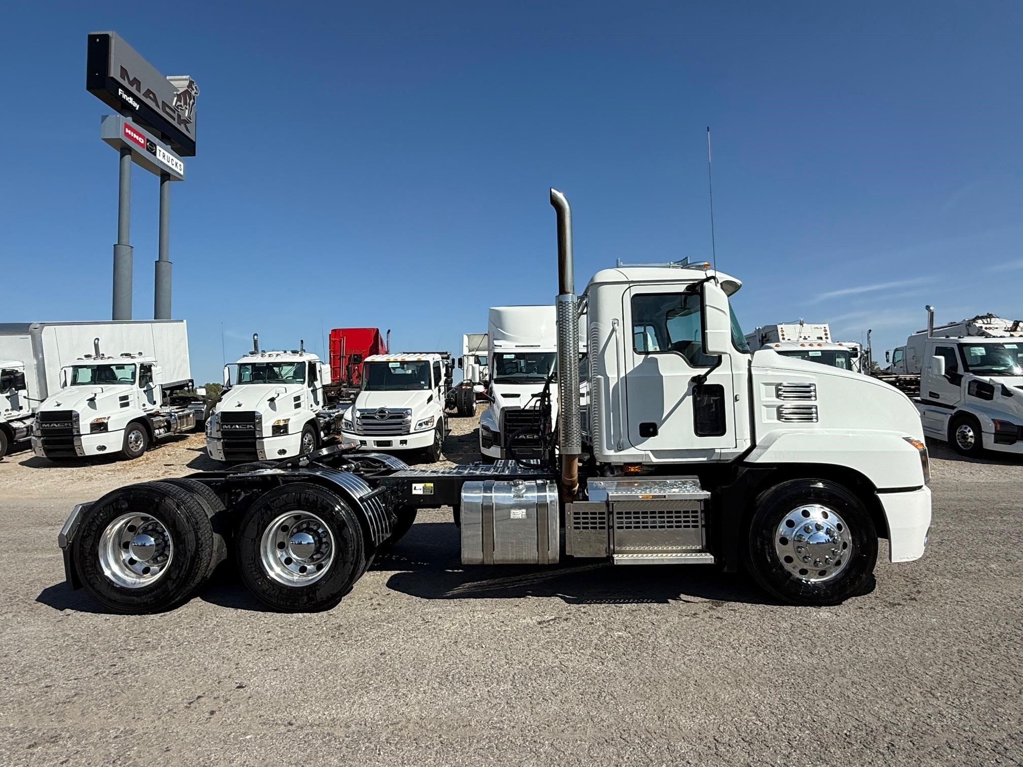 2019 MACK ANTHEM 64T - image 4 of 6