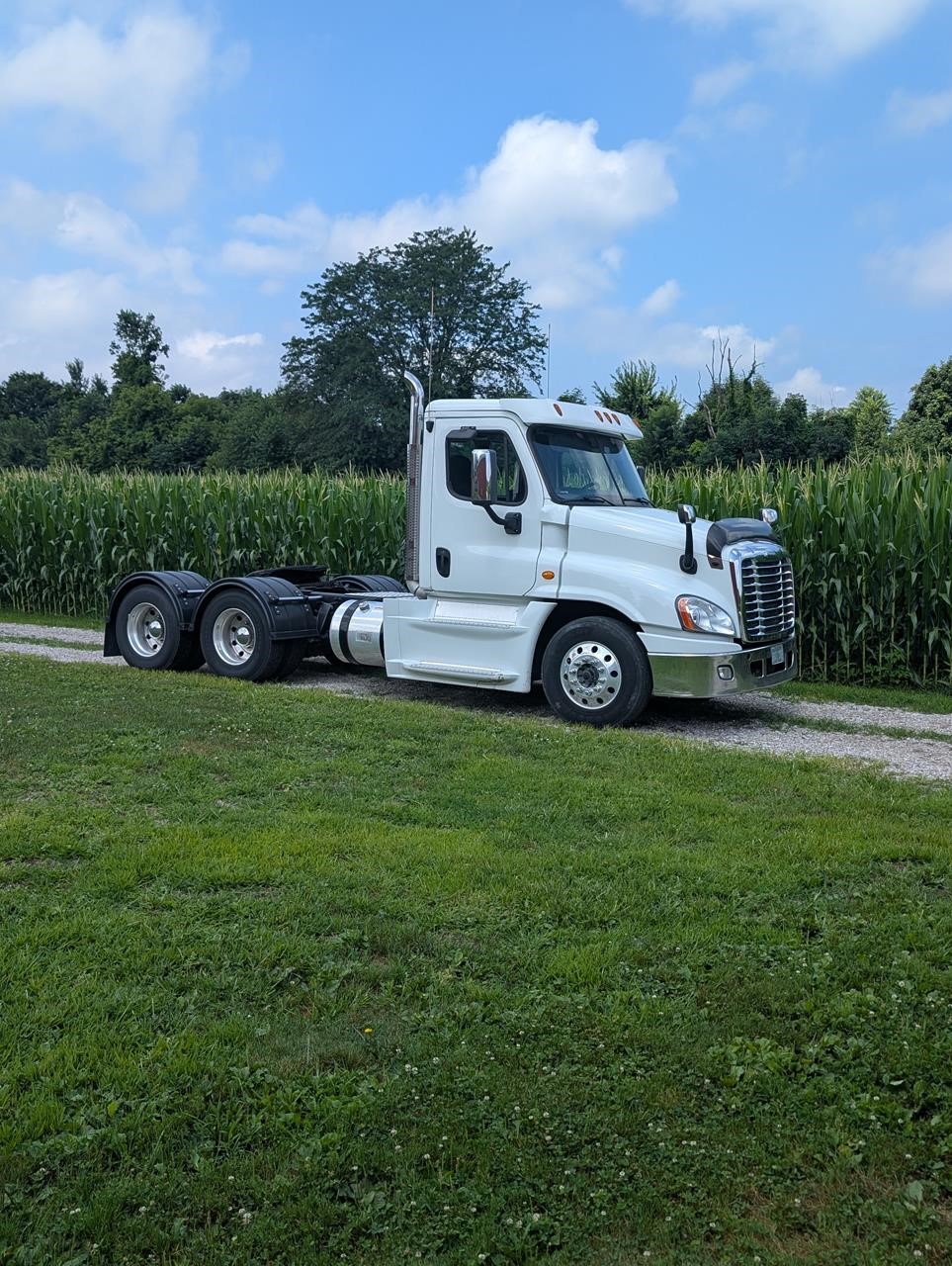 2016 FREIGHTLINER CASCADIA 125 2016 FREIGHTLINER CASCADIA 125 - image 3 of 6