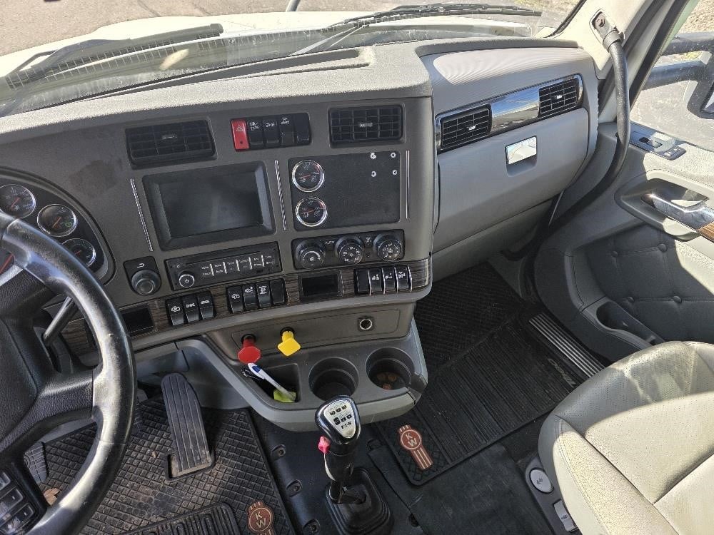 2015 KENWORTH T680 10014079562 2015 KENWORTH T680 10014079562