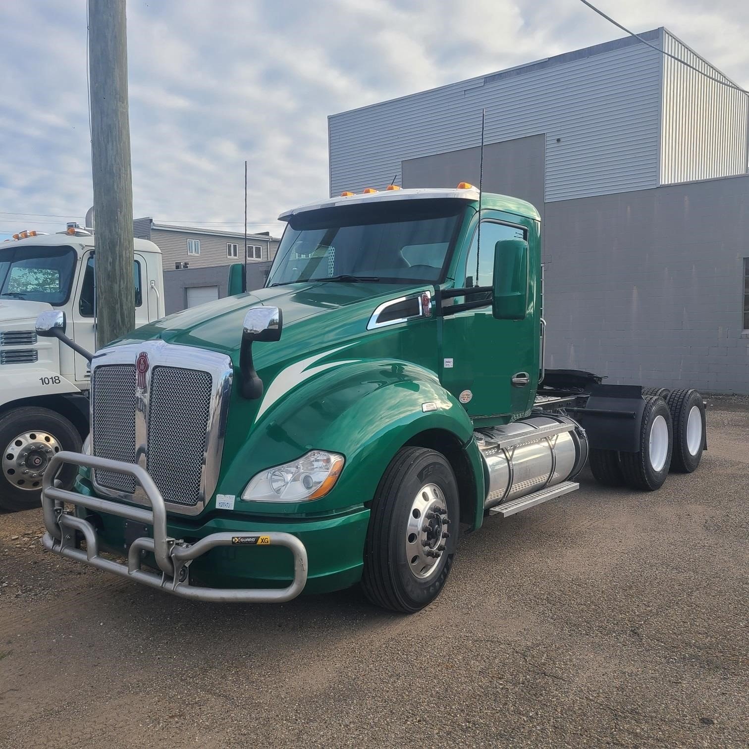 2019 KENWORTH T680 2019 KENWORTH T680 - image 2 of 6