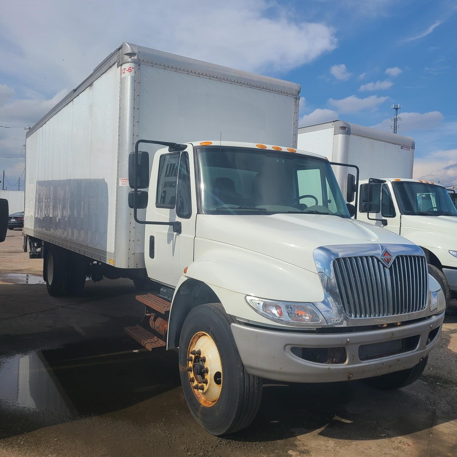 2018 INTERNATIONAL DURASTAR 4300 - image 1 of 6
