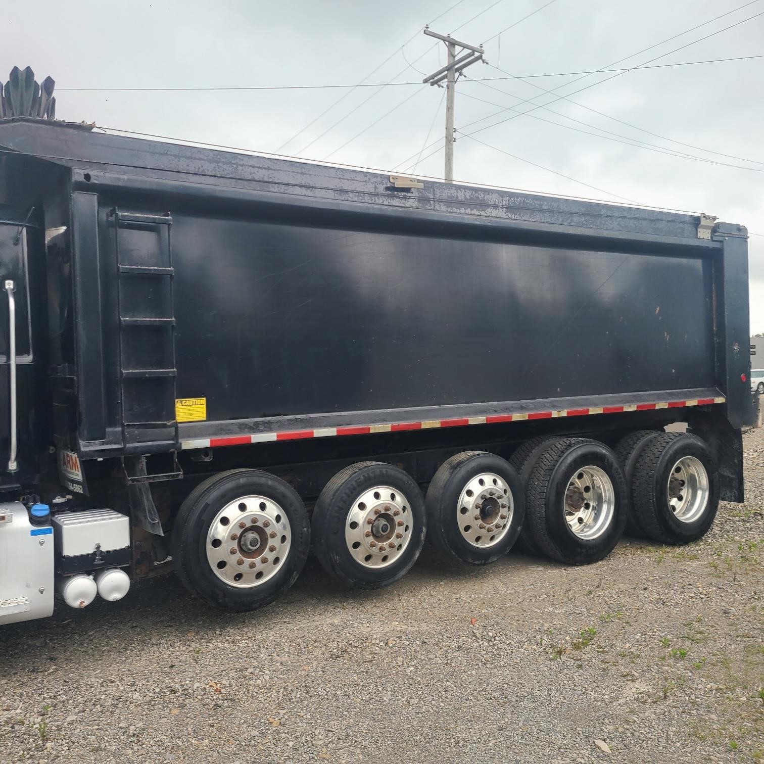 2018 MACK GRANITE GU713 - image 3 of 6