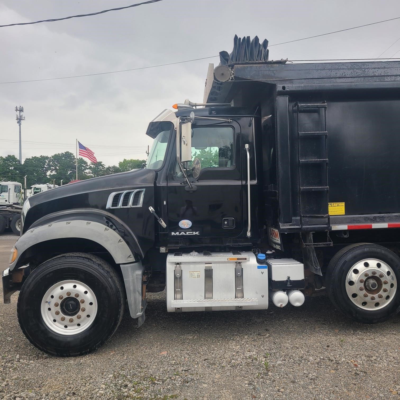 2018 MACK GRANITE GU713 - image 4 of 6