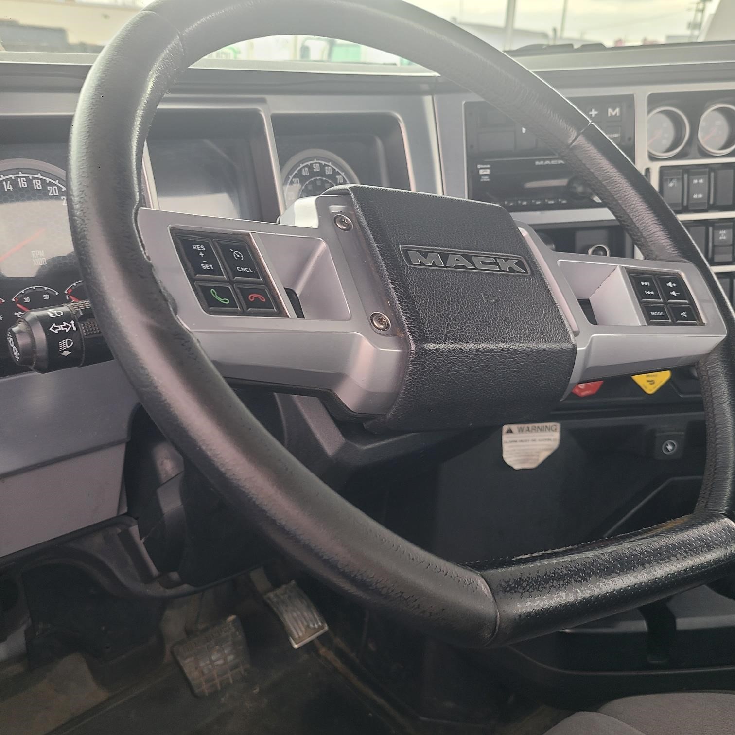 2020 MACK ANTHEM 64T - image 5 of 6