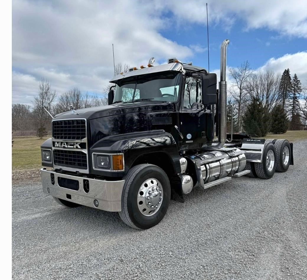 2021 MACK PINNACLE 64T - image 1 of 6