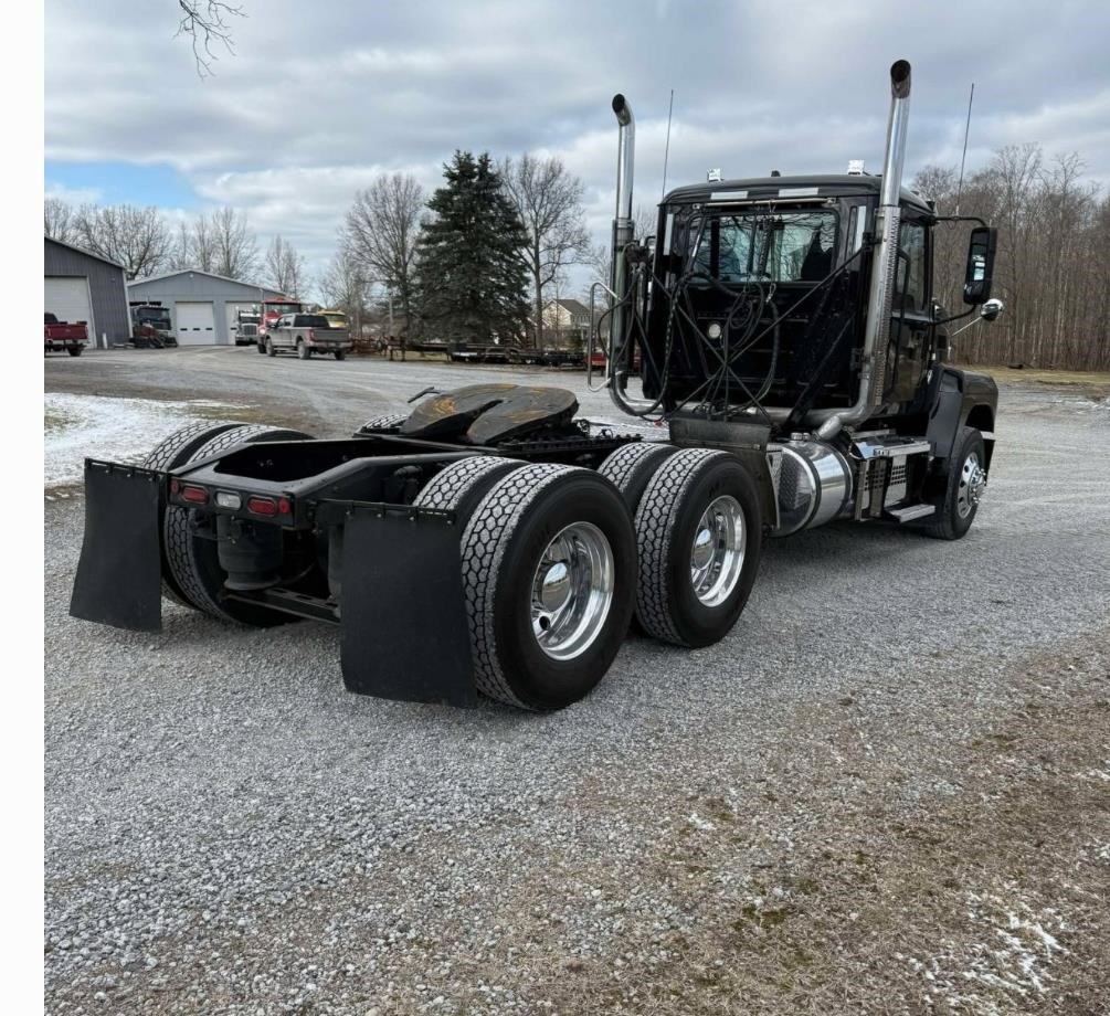 2021 MACK PINNACLE 64T - image 6 of 6