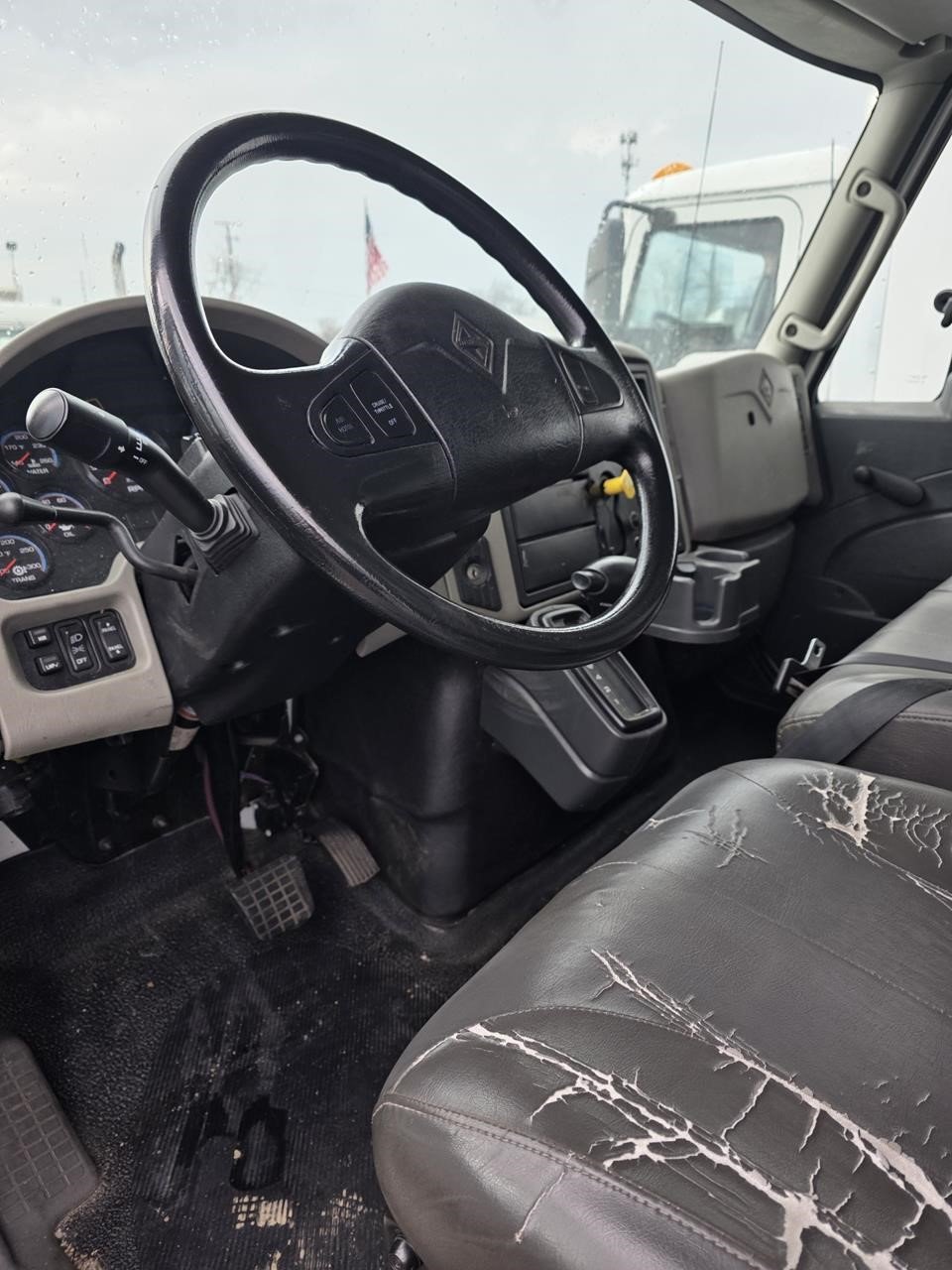 2016 INTERNATIONAL DURASTAR 4300 - image 5 of 6