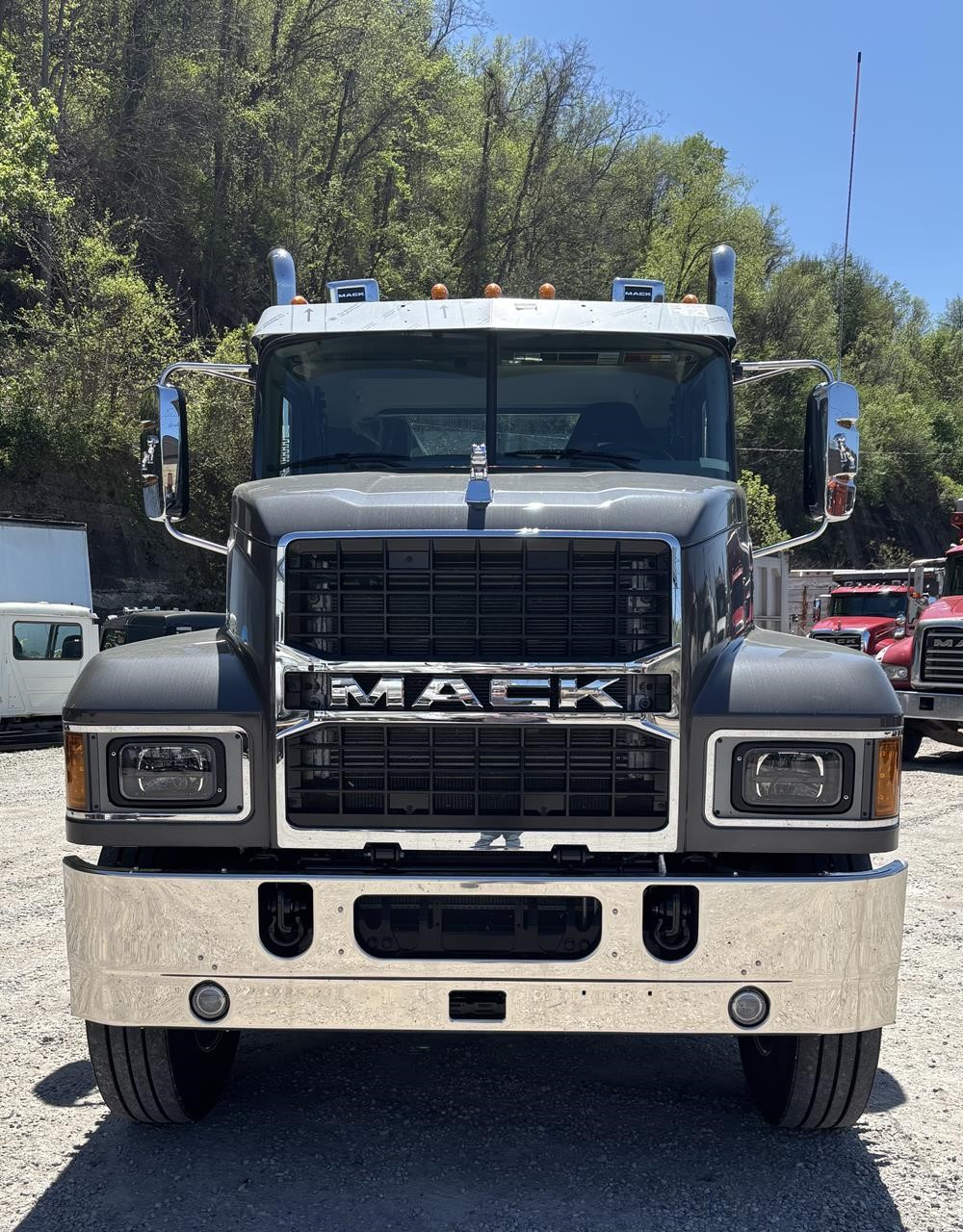 2026 MACK PINNACLE 64T - image 2 of 6