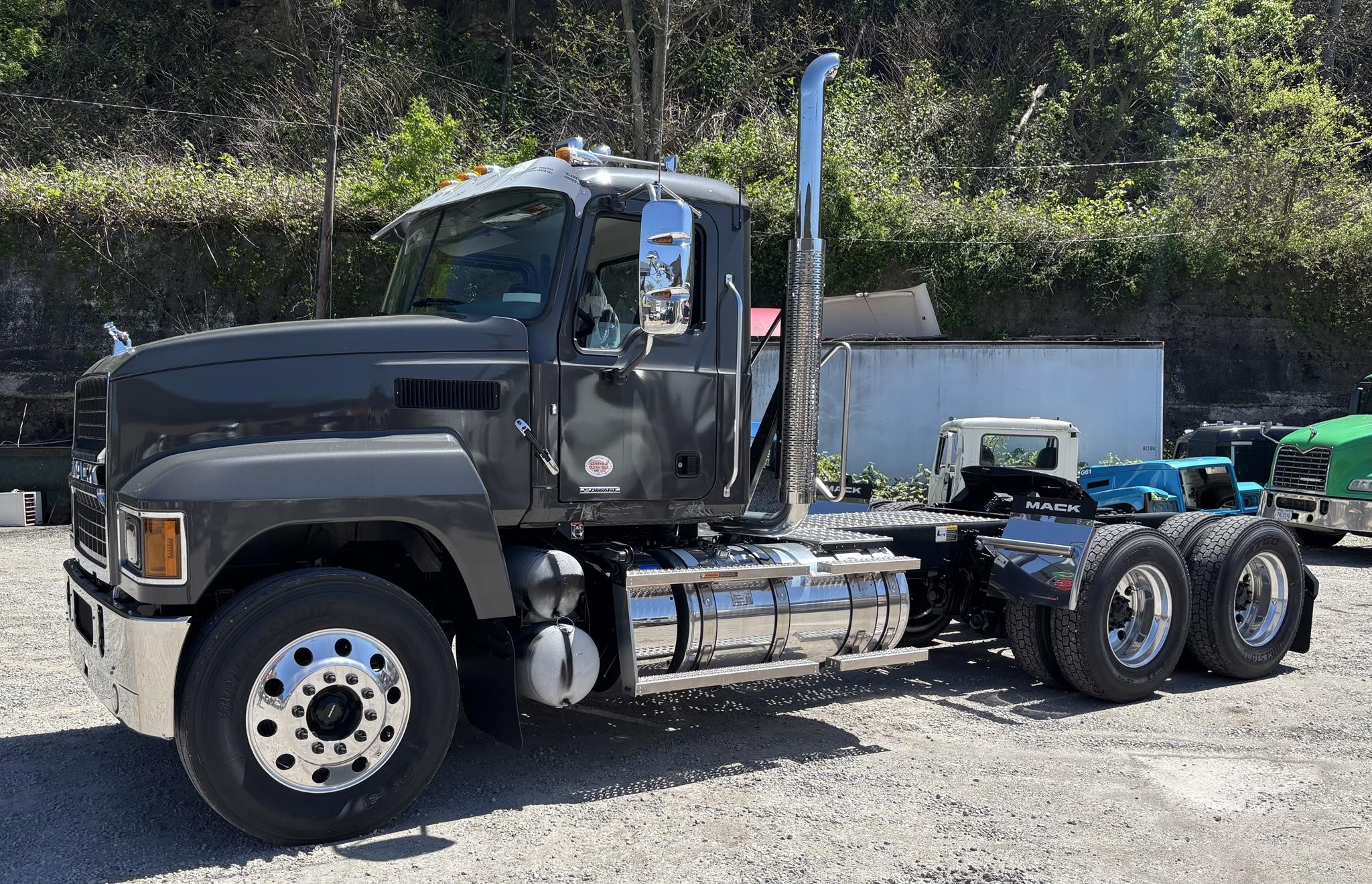 2026 MACK PINNACLE 64T - image 3 of 6