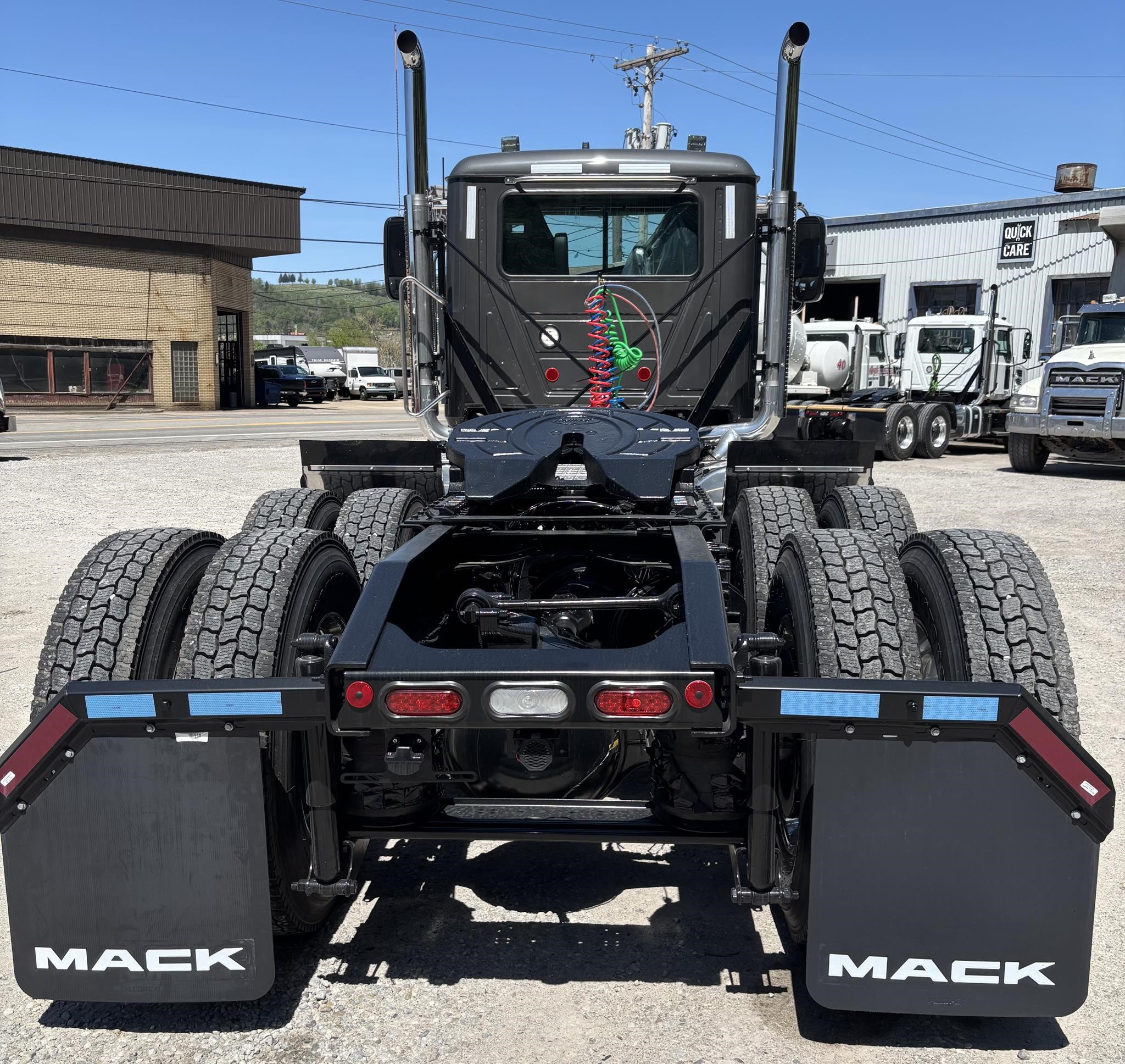 2026 MACK PINNACLE 64T - image 4 of 6