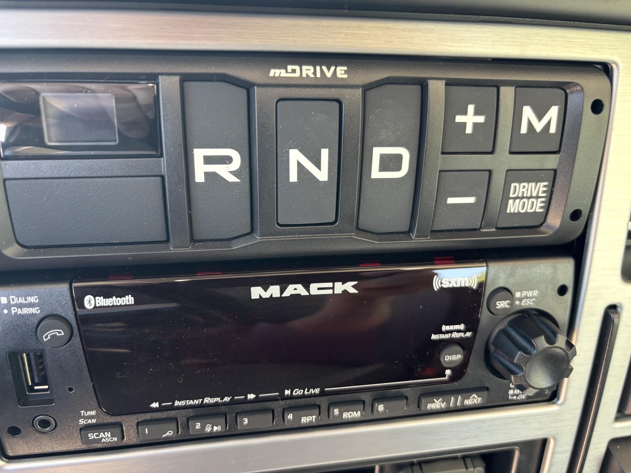 2026 MACK PINNACLE 64T - image 5 of 6