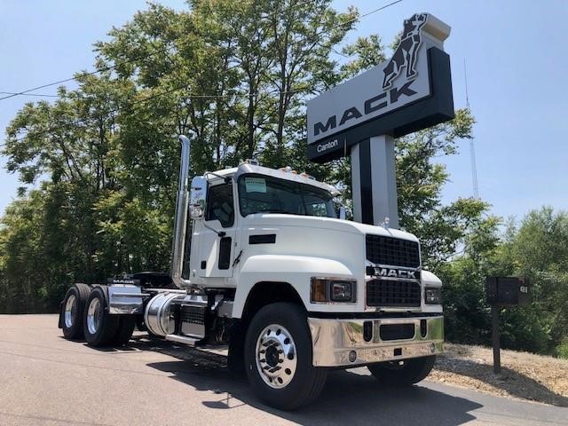 2026 MACK PINNACLE 64T - image 1 of 6
