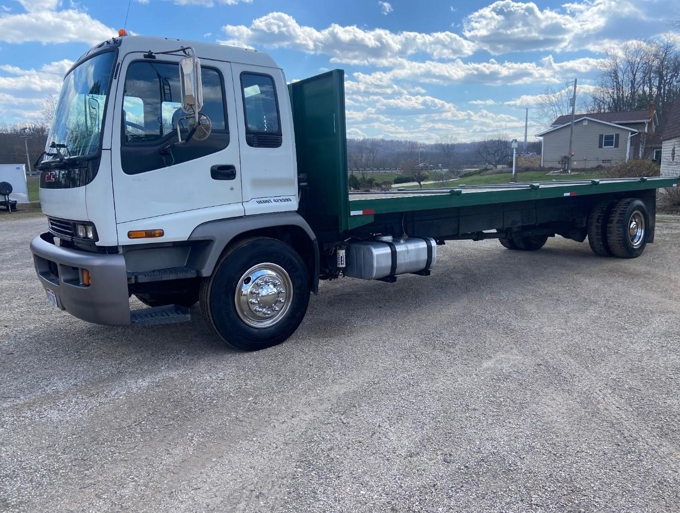 2009 GMC T7500 - image 1 of 6