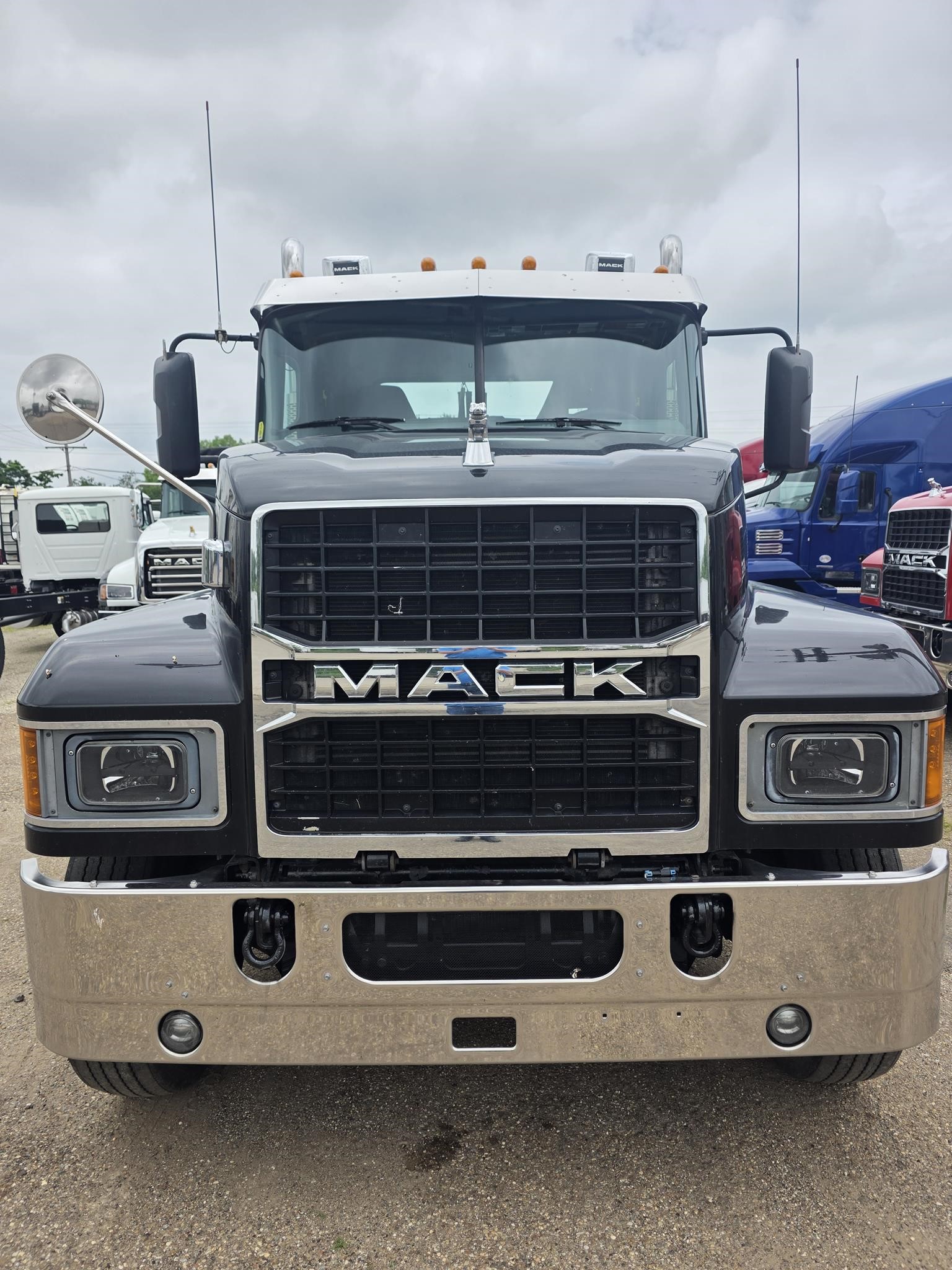 2021 MACK PINNACLE 64T - image 4 of 6