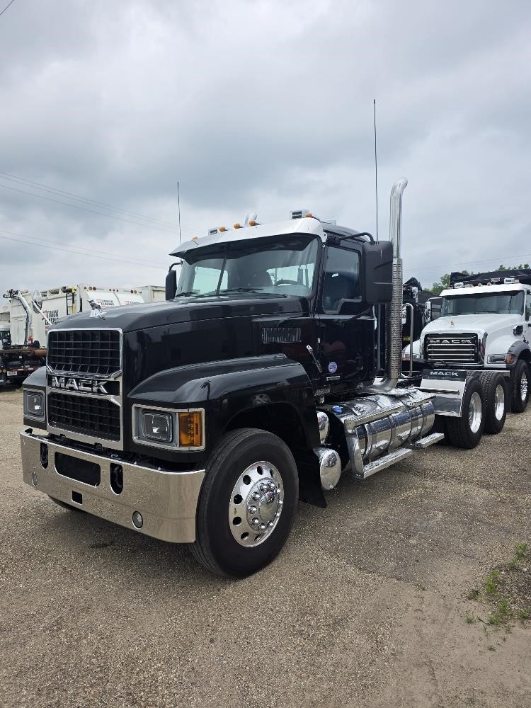 2021 MACK PINNACLE 64T - image 2 of 6