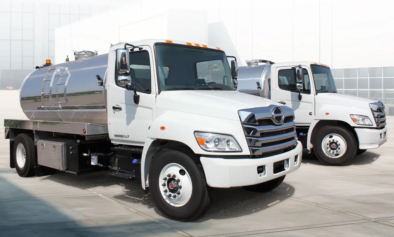 Hino L6 & L7 HINO-L7-TANK-ANGLED-Hino-Rive-Sud Hino L6 & L7 HINO-L7-TANK-ANGLED-Hino-Rive-Sud