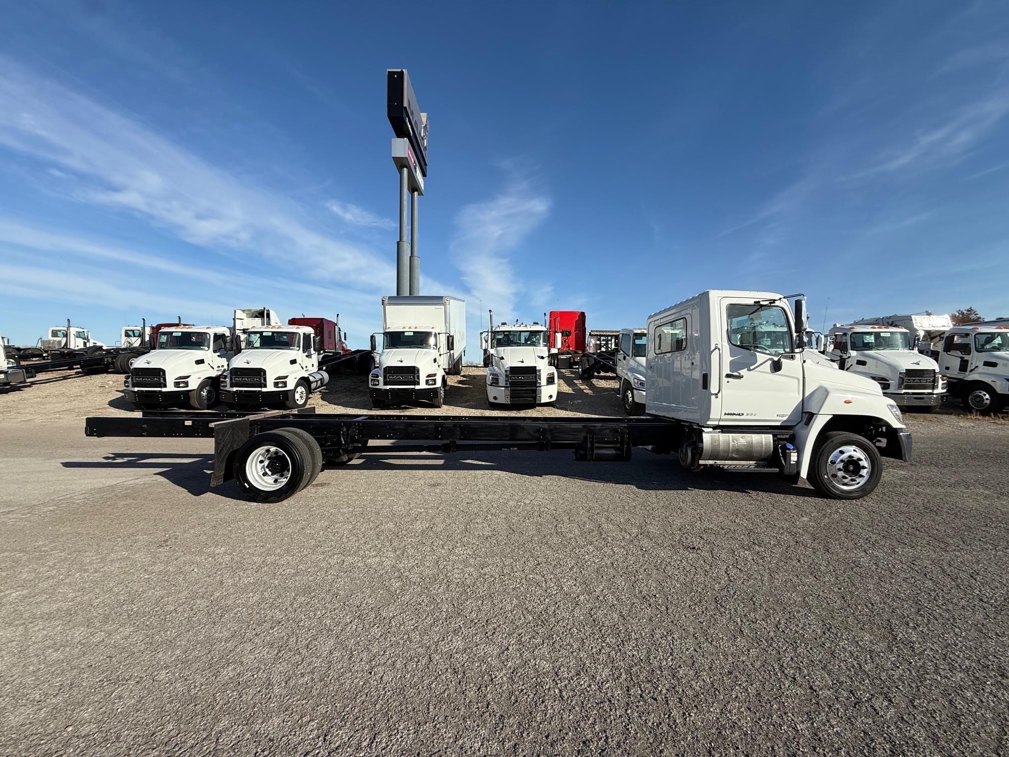 2020 HINO 268 - image 6 of 6