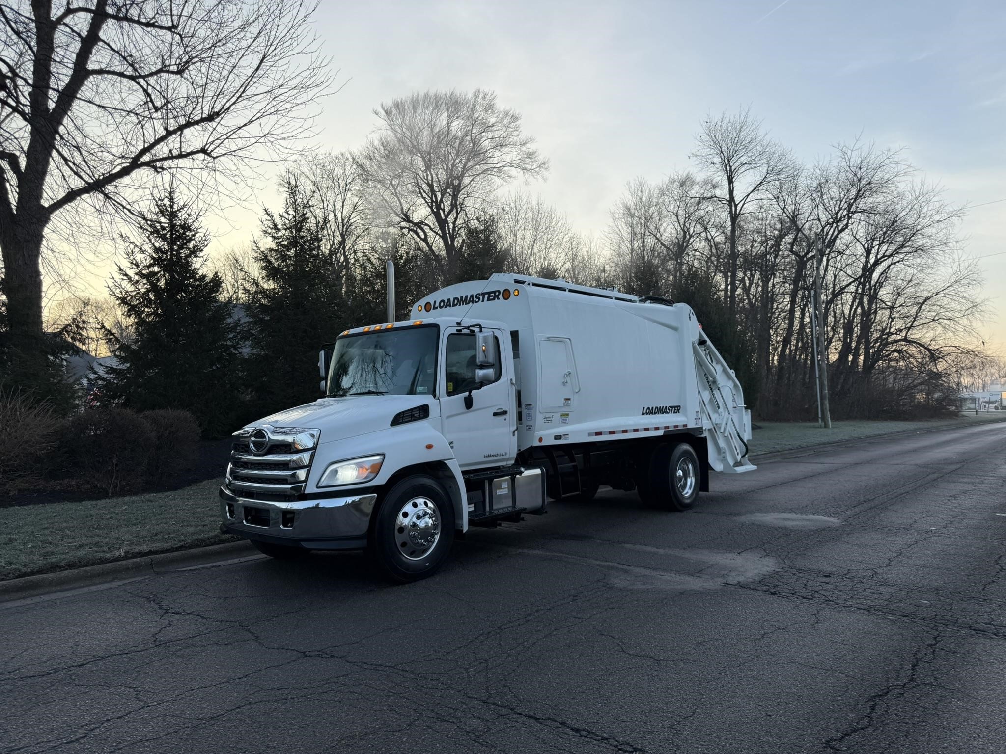 2025 HINO L7 2025 HINO L7 - image 2 of 6