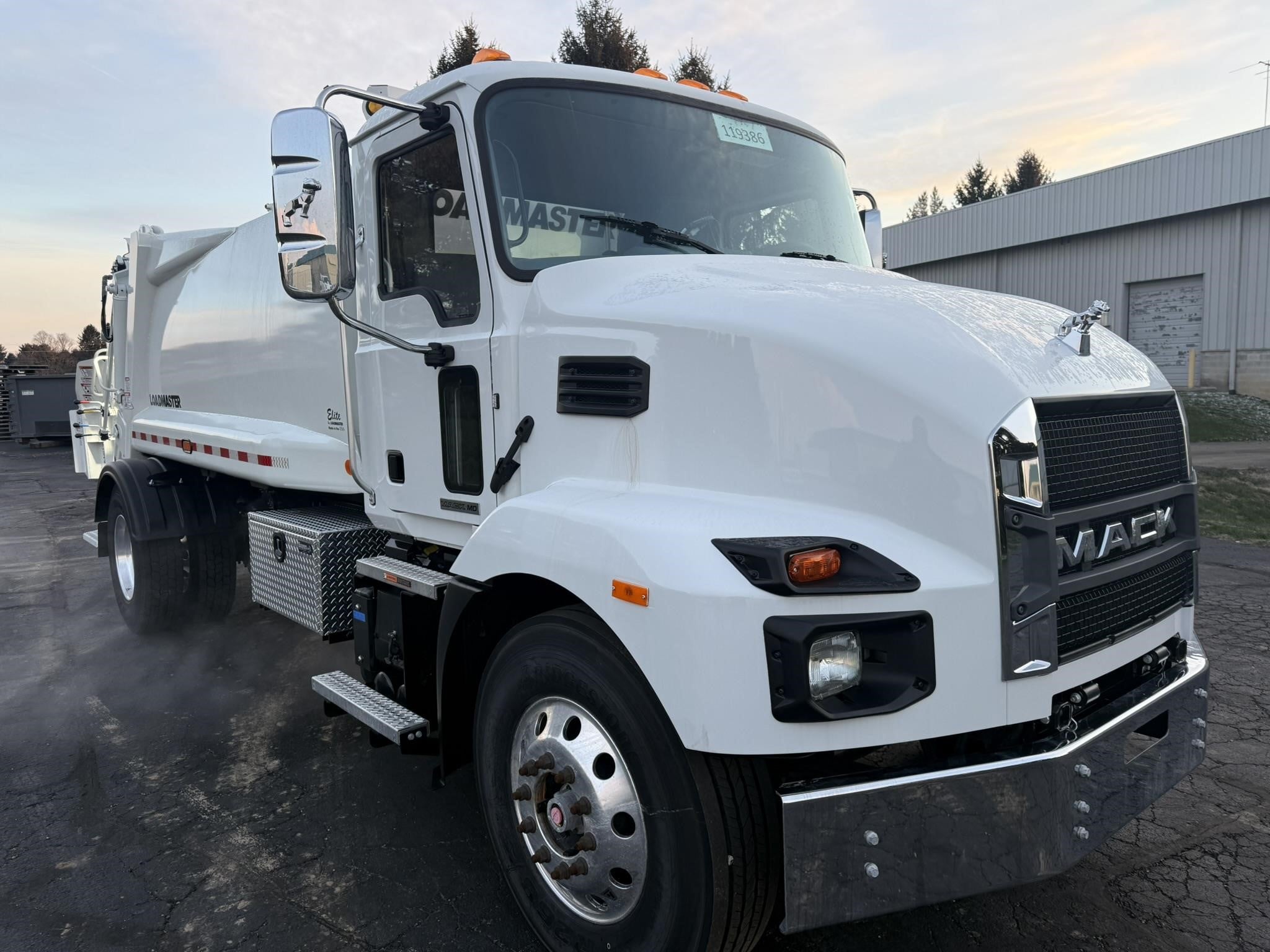 2025 MACK MD6 2025 MACK MD6 - image 1 of 6
