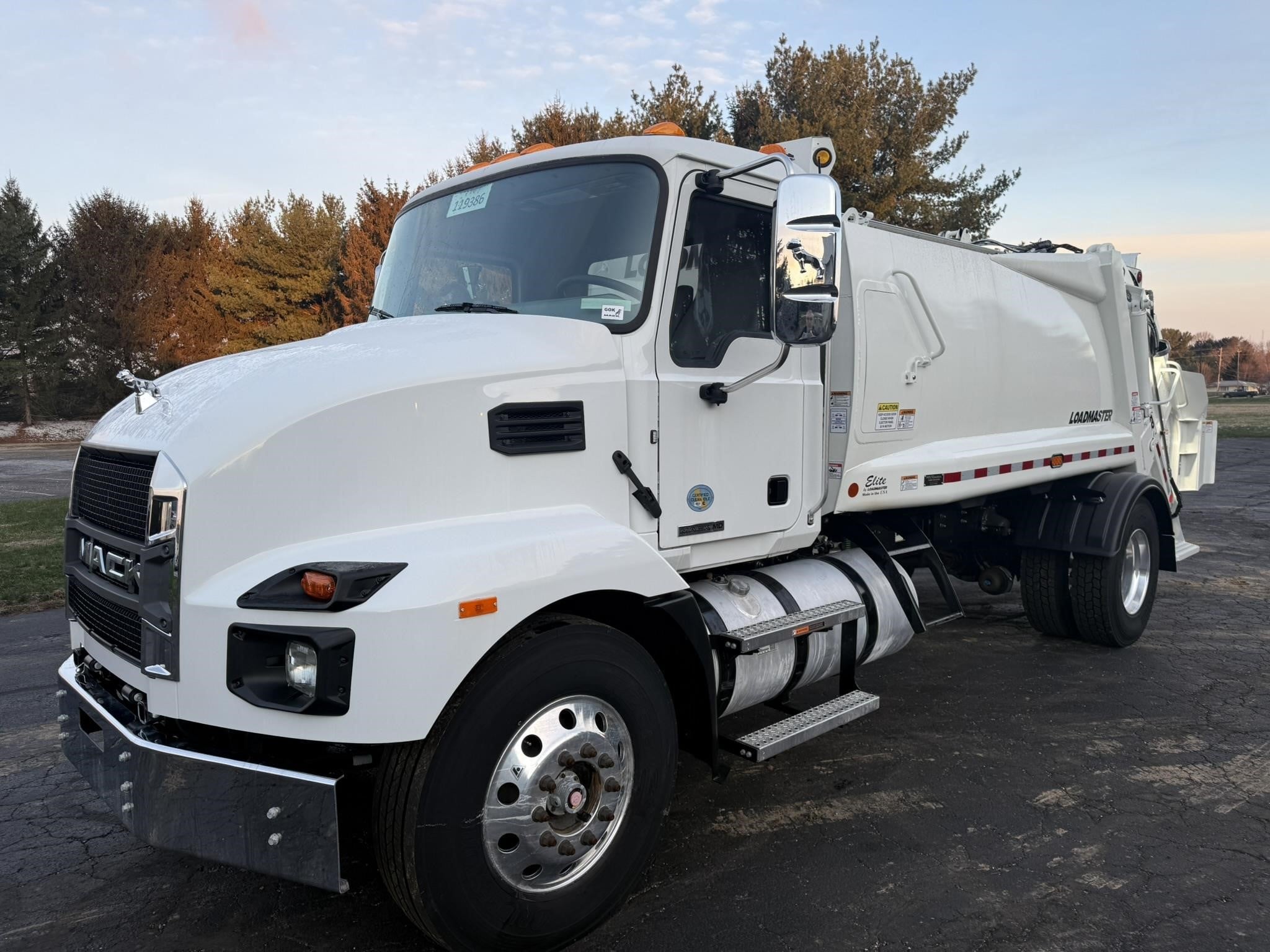 2025 MACK MD6 2025 MACK MD6 - image 2 of 6