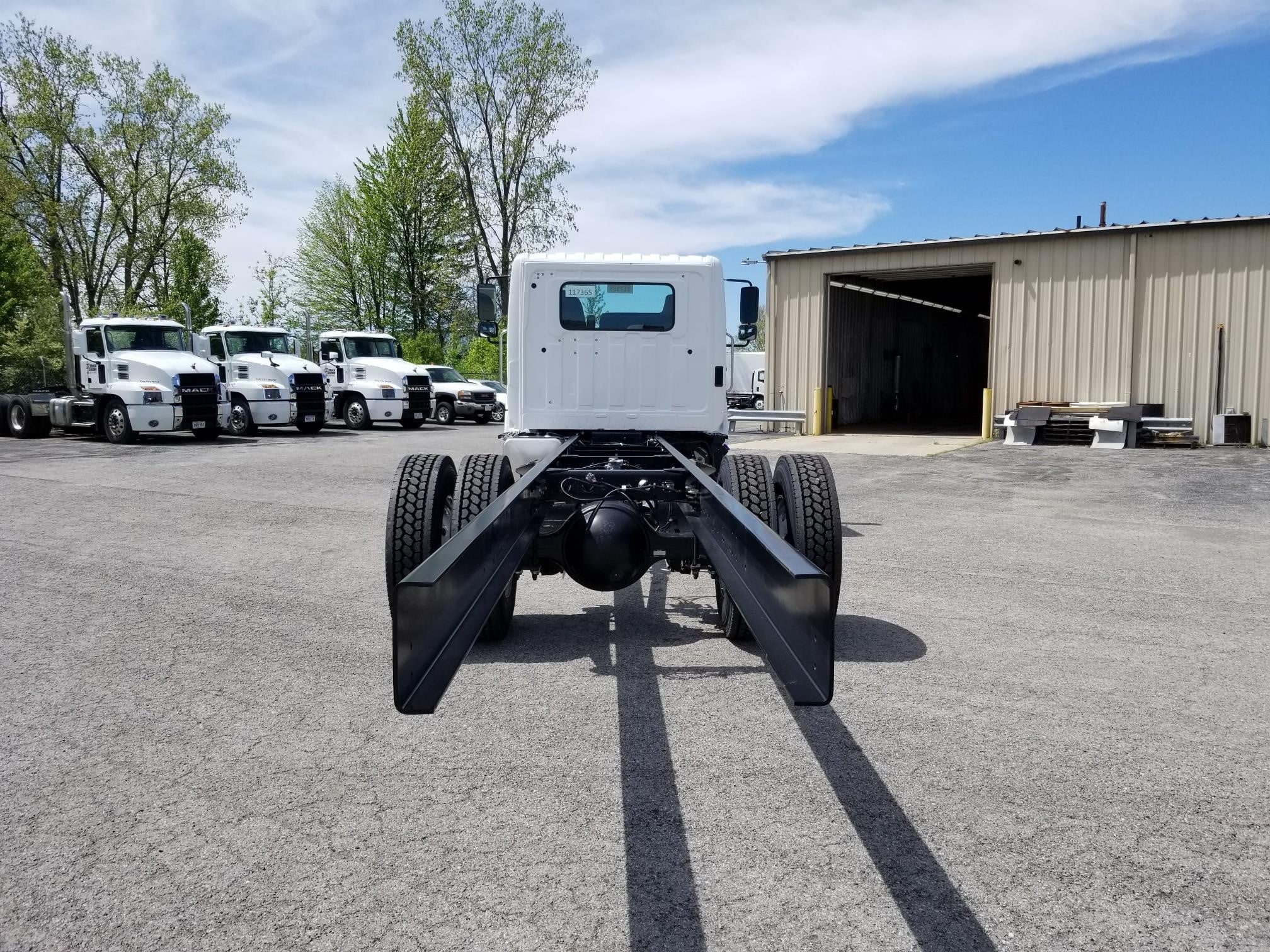 2025 HINO L7 - image 5 of 6