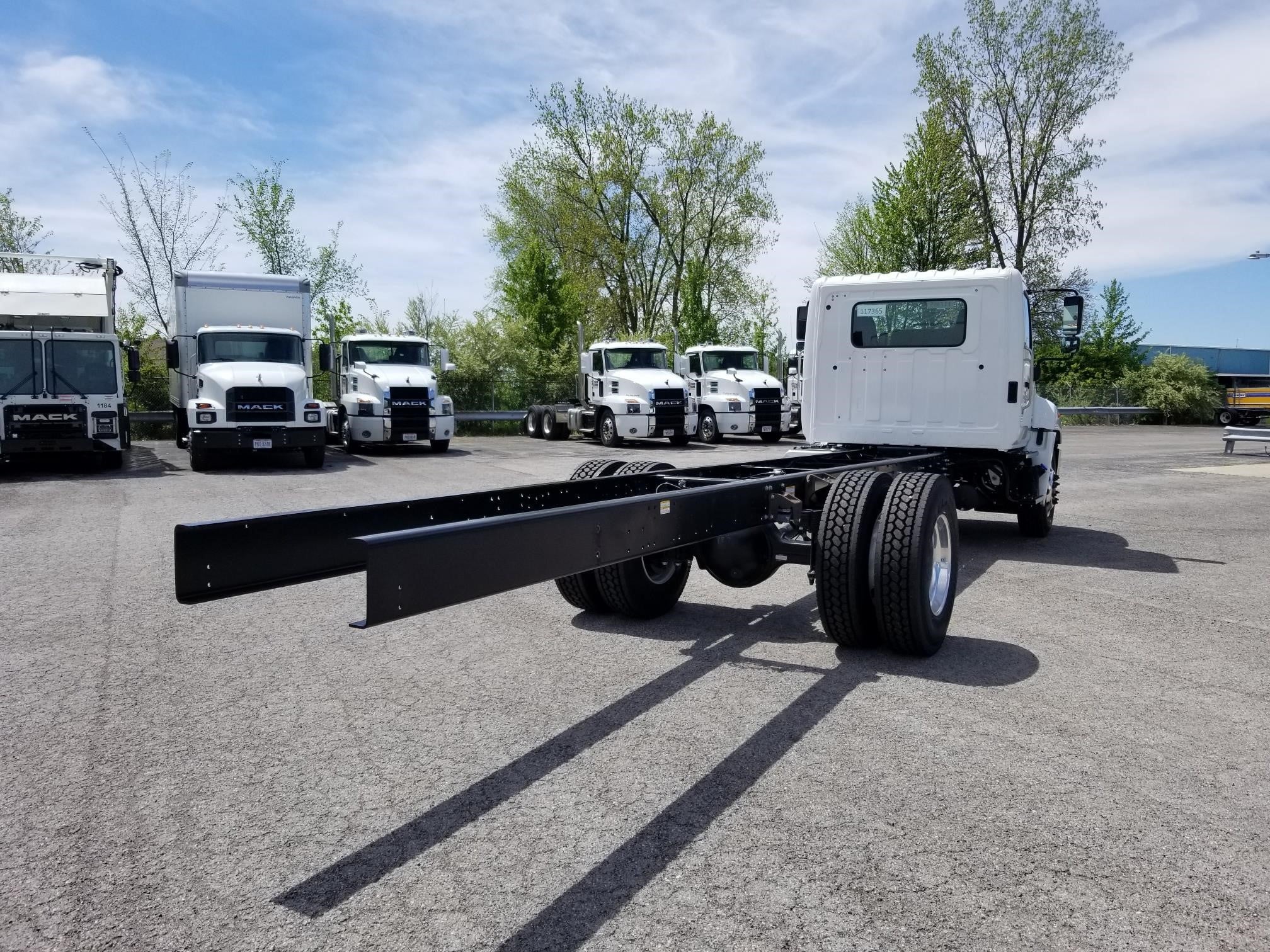 2025 HINO L7 - image 6 of 6