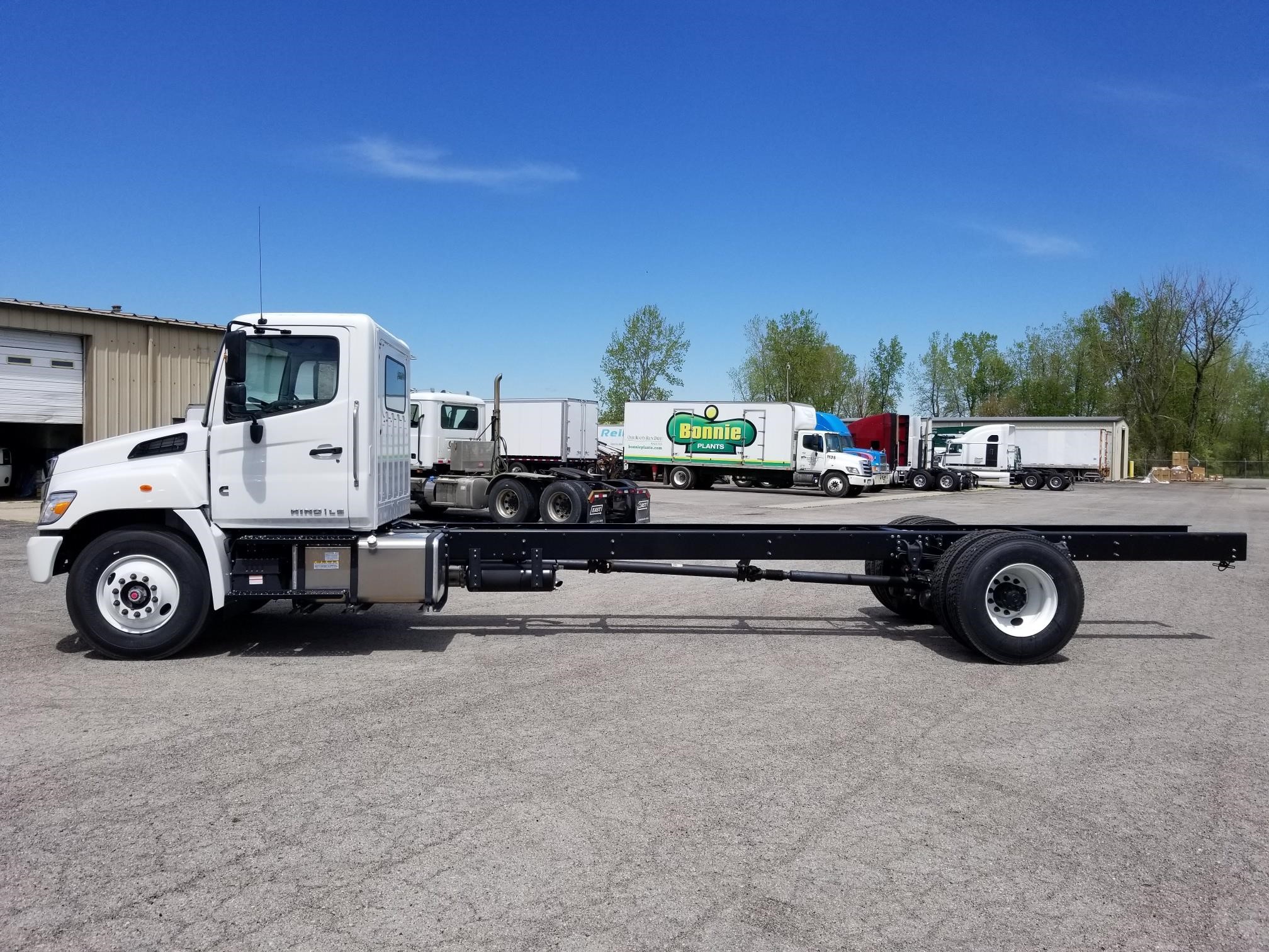 2025 HINO L6 - image 2 of 6