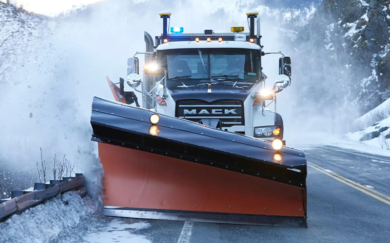 Mack Trucks Granite - image 1 of 4