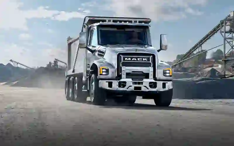 Mack Trucks Granite - image 1 of 3