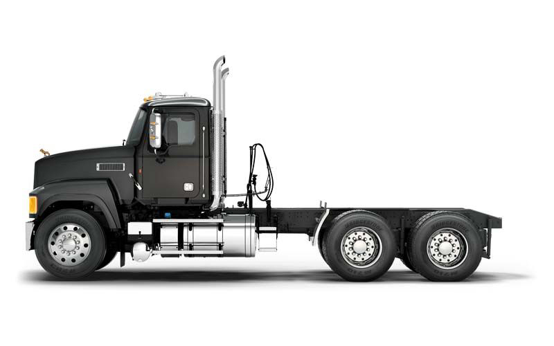 Mack Trucks Pinnacle - image 4 of 6