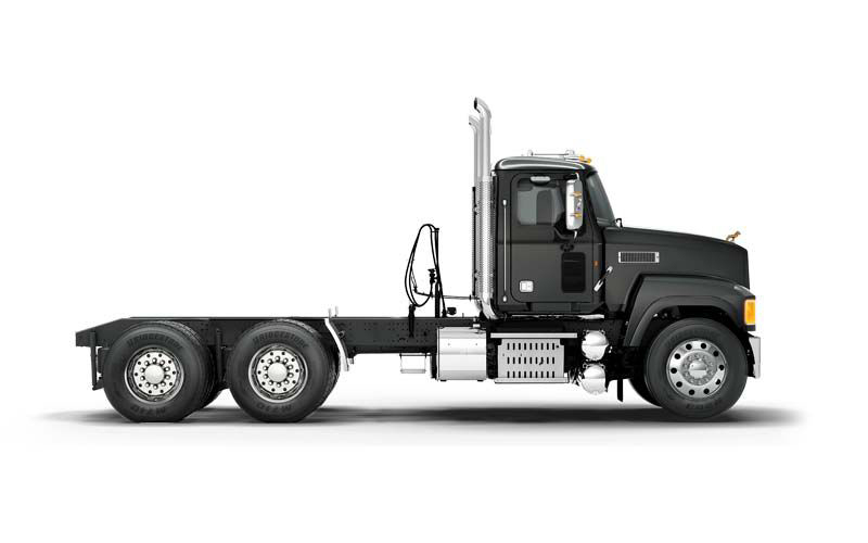Mack Trucks Pinnacle - image 6 of 6