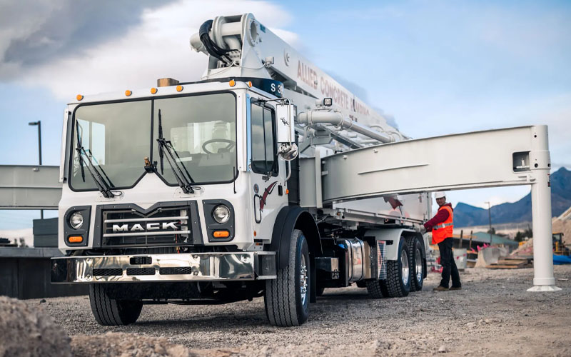 Mack Trucks TerraPro - image 4 of 4