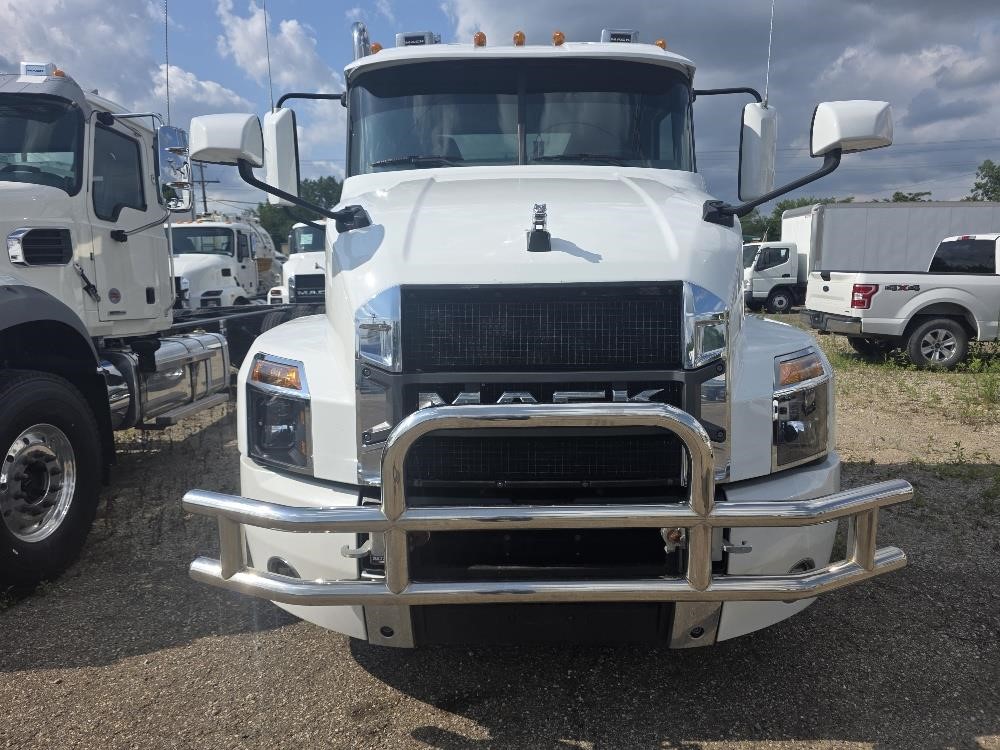 2023 MACK ANTHEM 64T 2023 MACK ANTHEM 64T - image 3 of 6