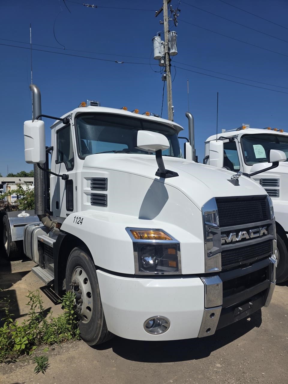 2022 MACK ANTHEM 64T 2022 MACK ANTHEM 64T - image 2 of 6