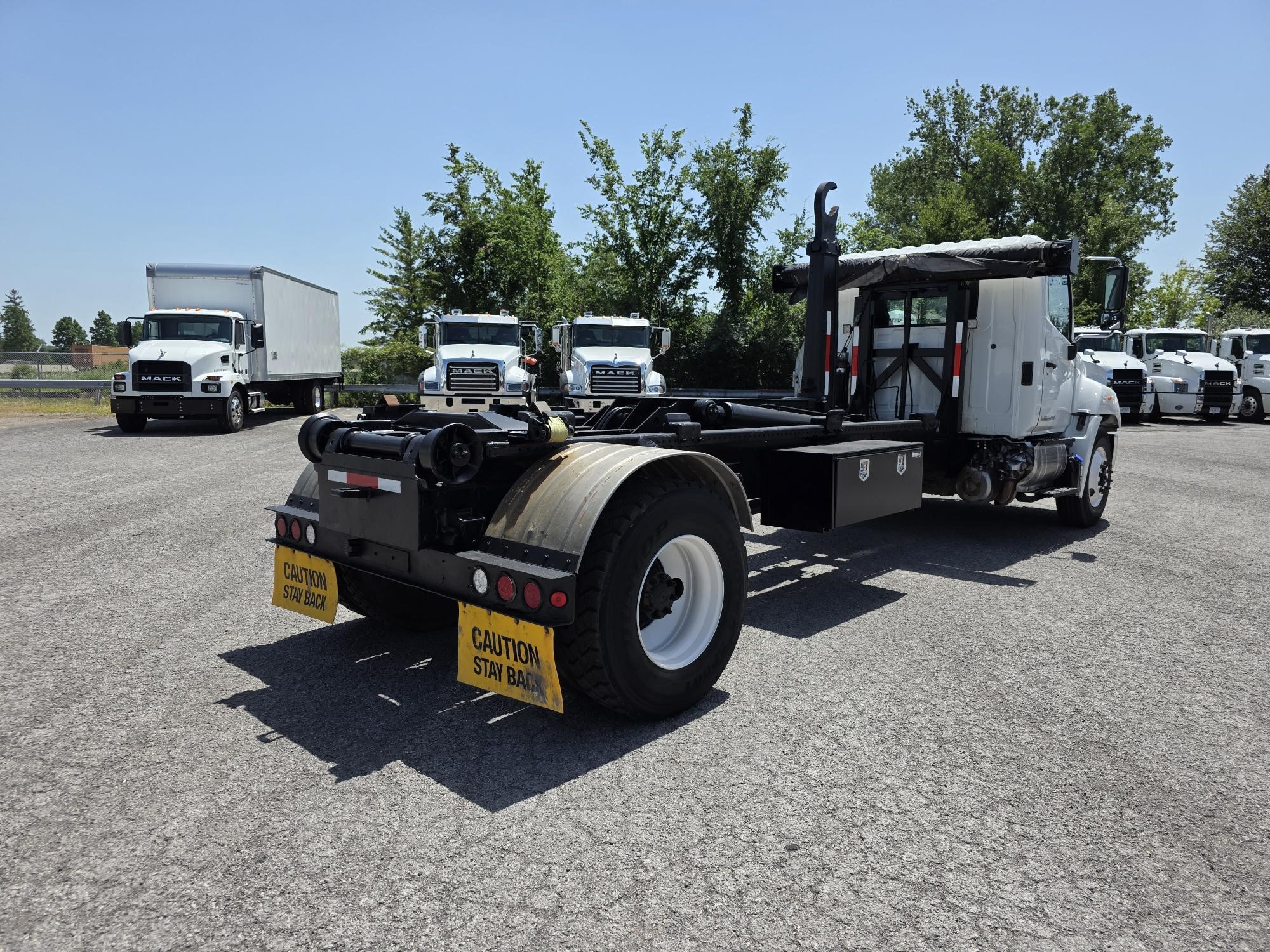 2018 HINO 338 2018 HINO 338 - image 5 of 6
