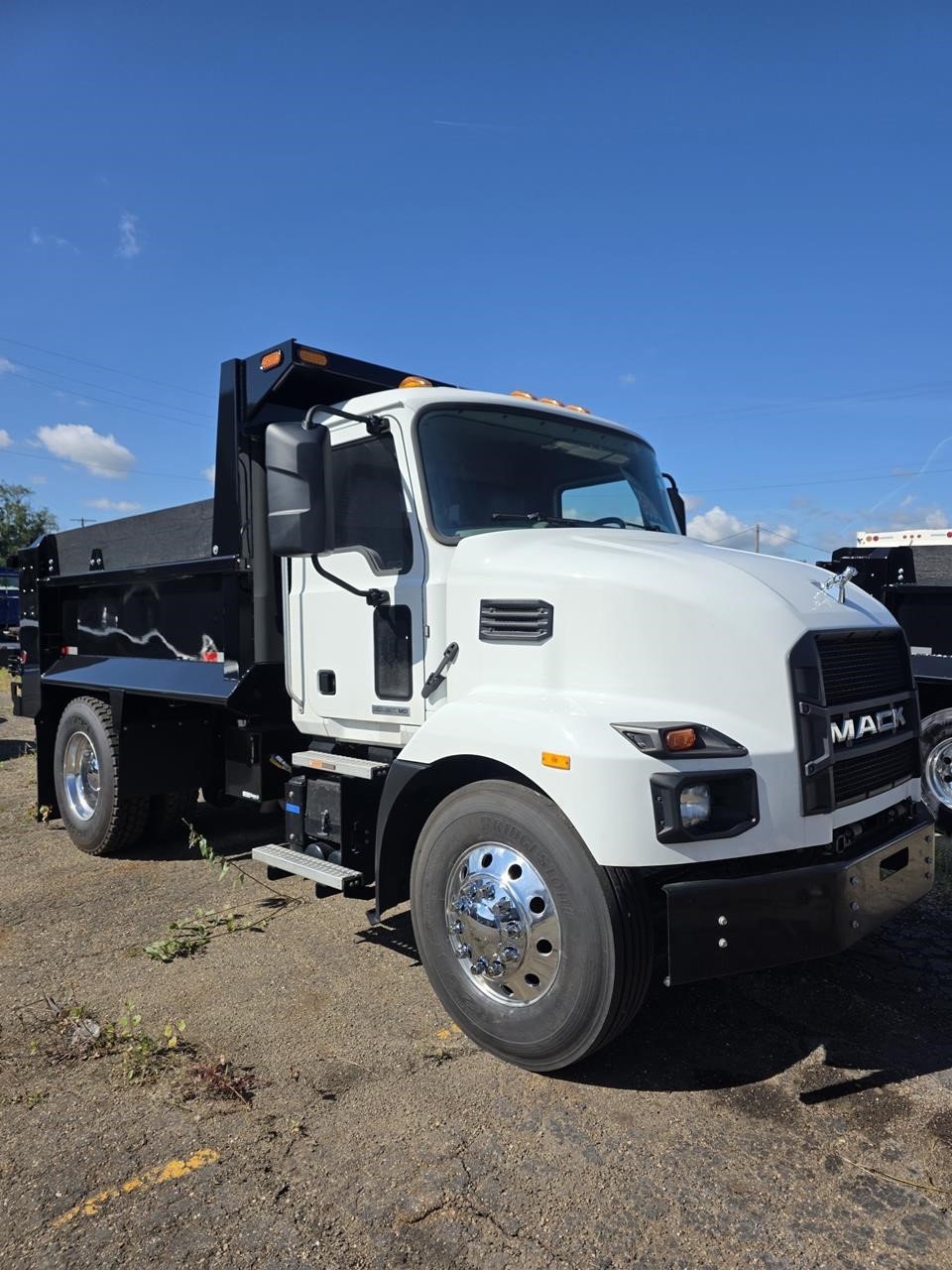 2022 MACK MD7 2022 MACK MD7 - image 1 of 6