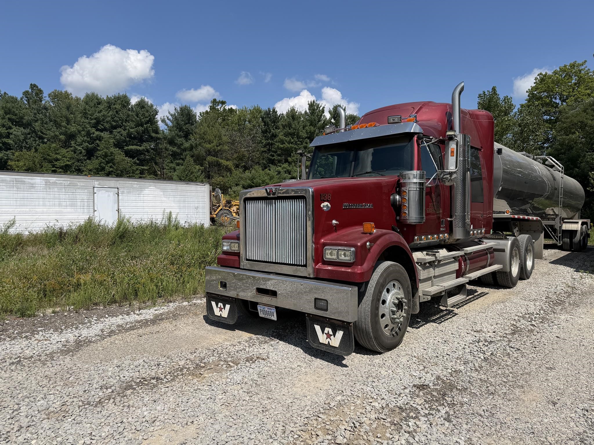 2012 WESTERN STAR 4900FA - image 2 of 6